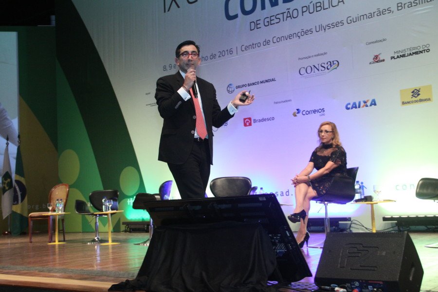 Especialista colombiano apresenta estratégias para a nova economia digital